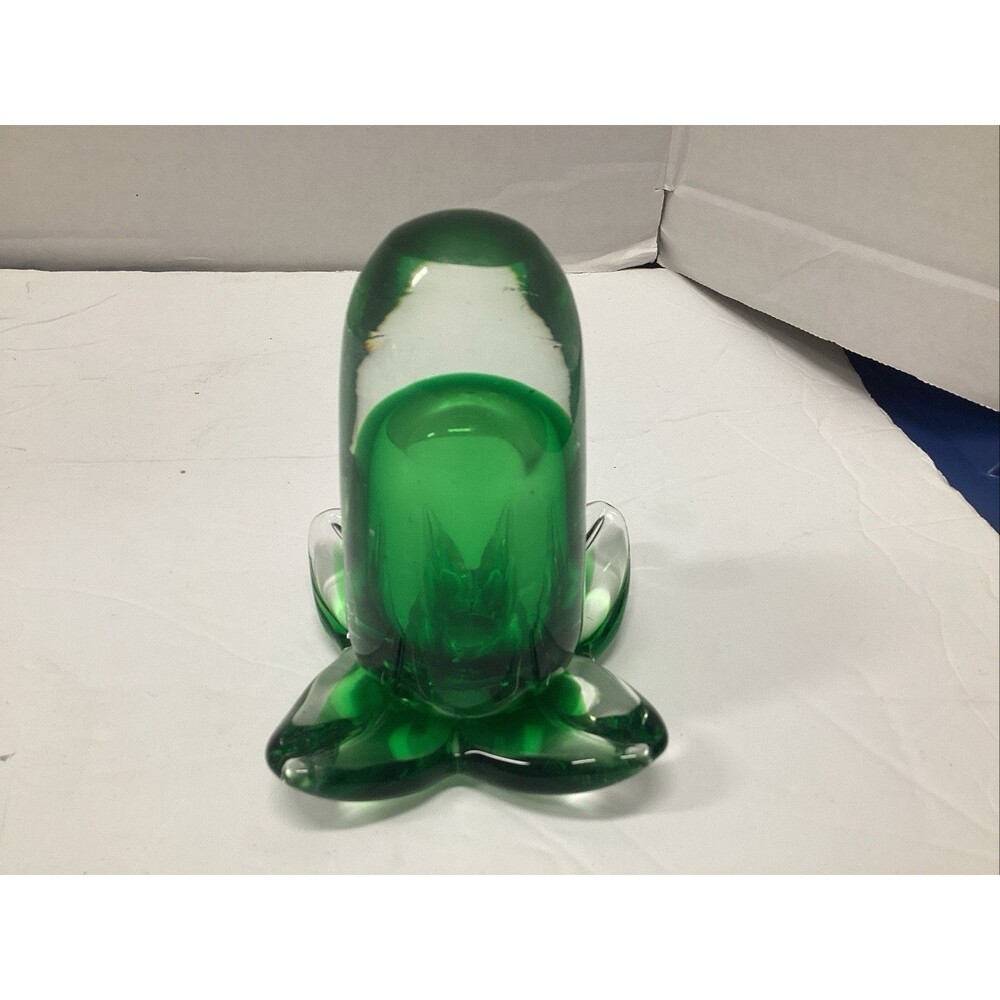 vtg hand blown emerald green art glass flower paperweight/sculpture 5.5”